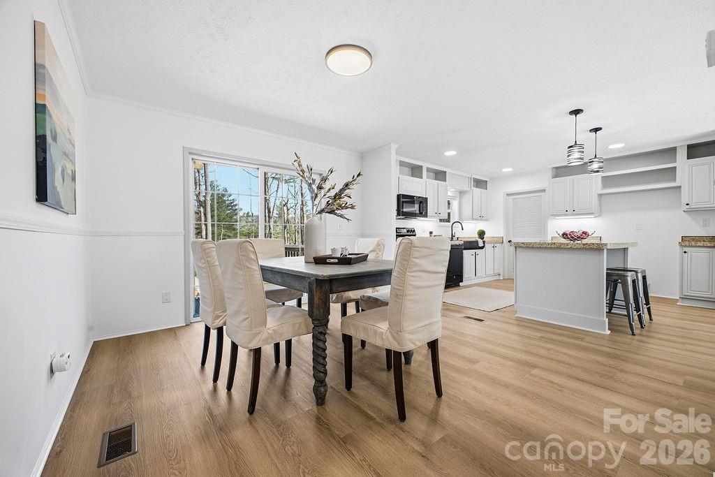 17 Windy Acres Drive