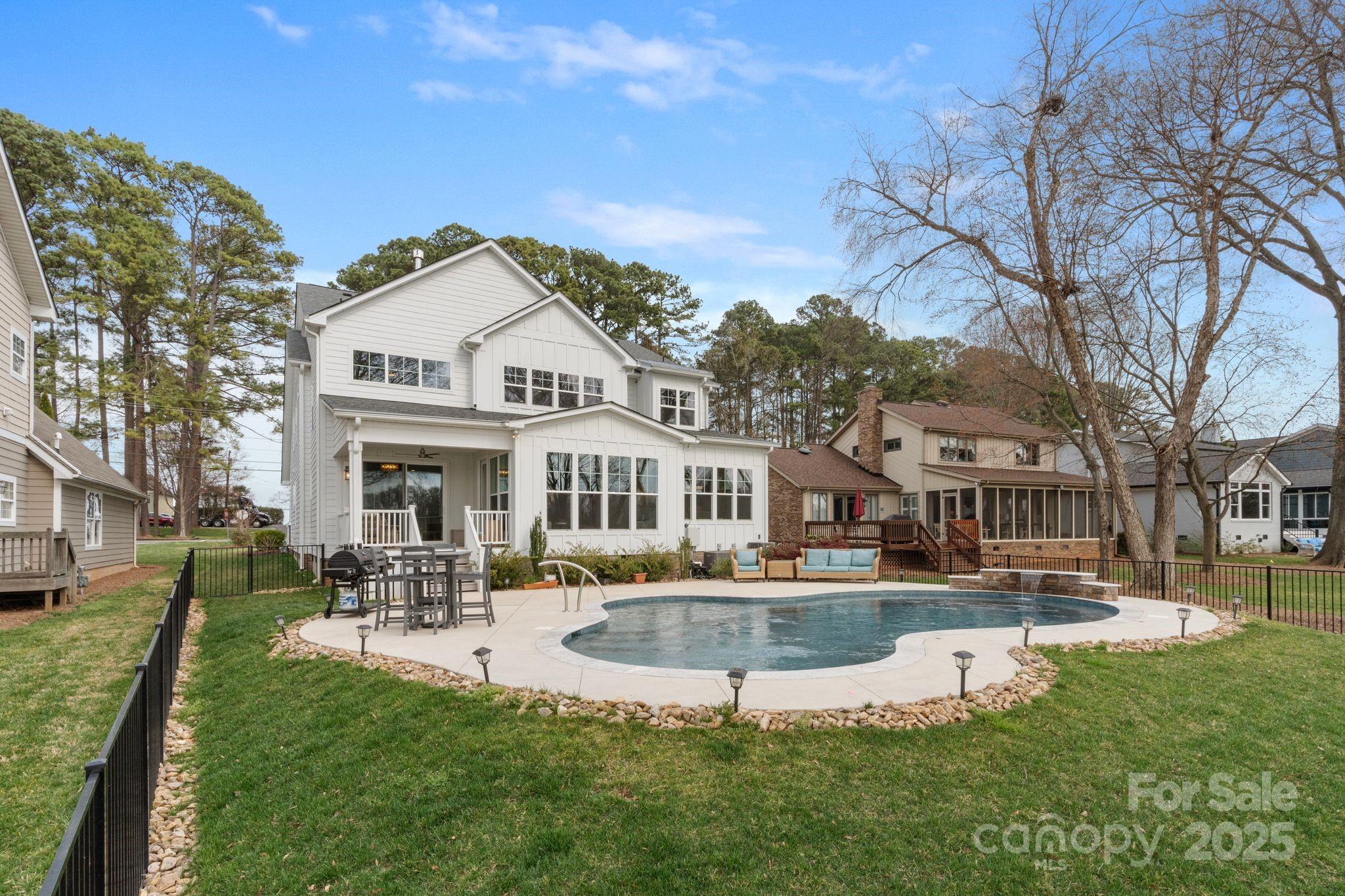 Island Forest - Residential