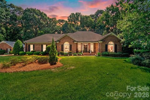 Photo of 3406 Peninsula Court, Monroe, NC 28110 (MLS # 4388161)