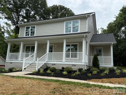 Photo of 8029 Tifton Road, Charlotte, NC 28226 (MLS # 4398253)