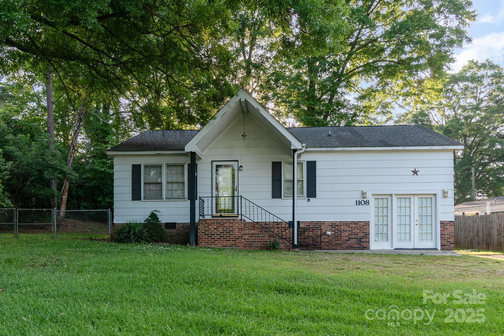 1108 Old Dallas Highway