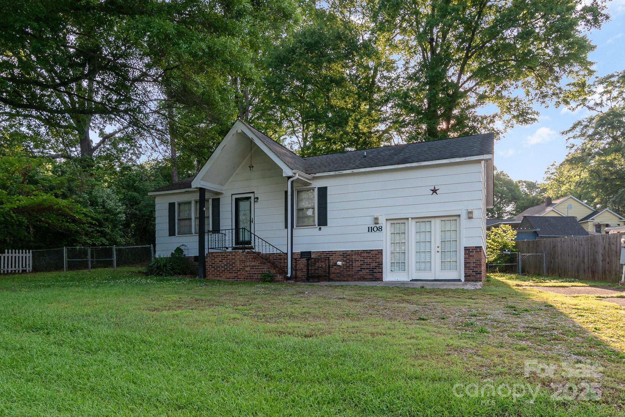 1108 Old Dallas Highway