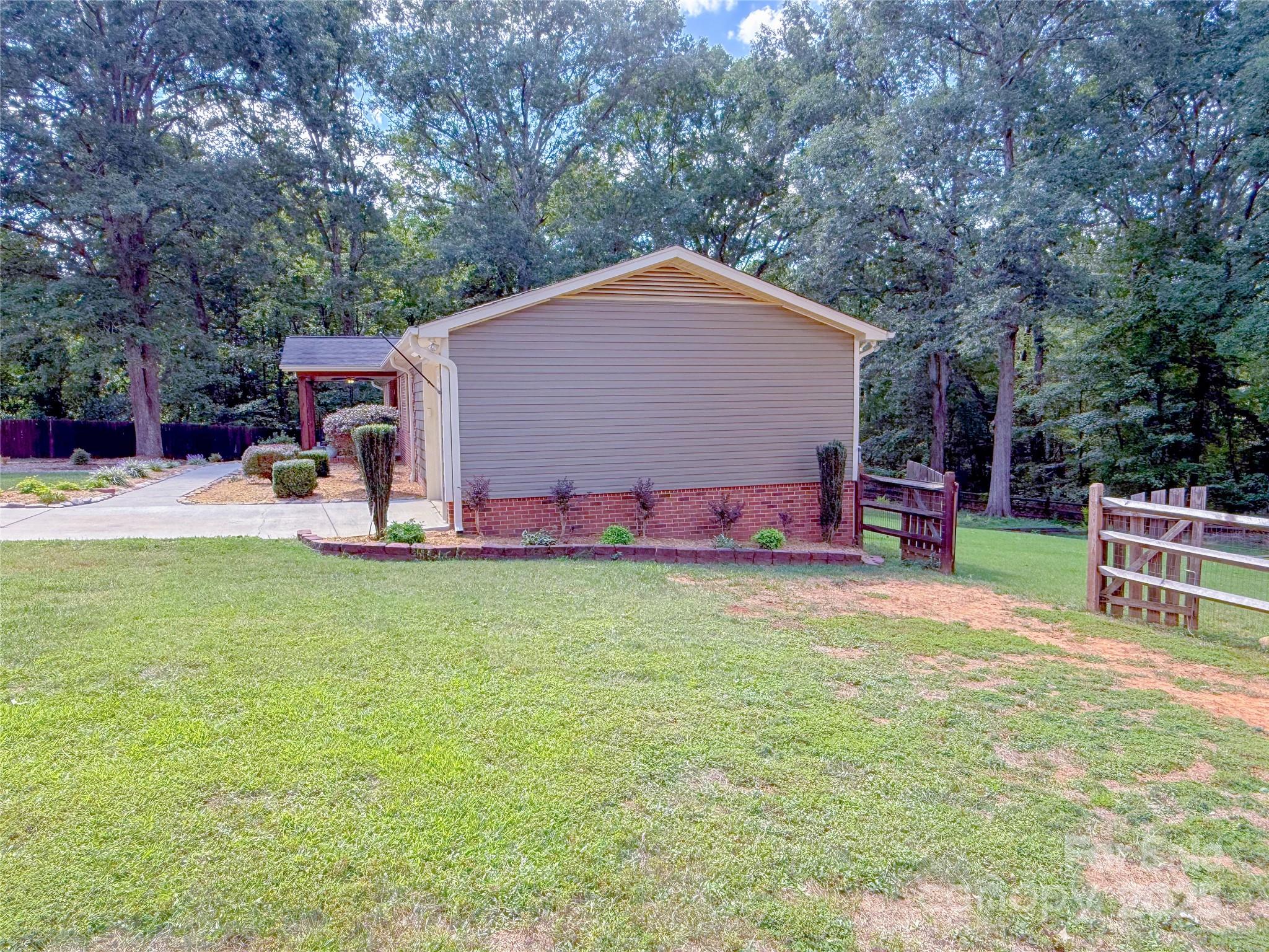 10024 Sedgefield Circle