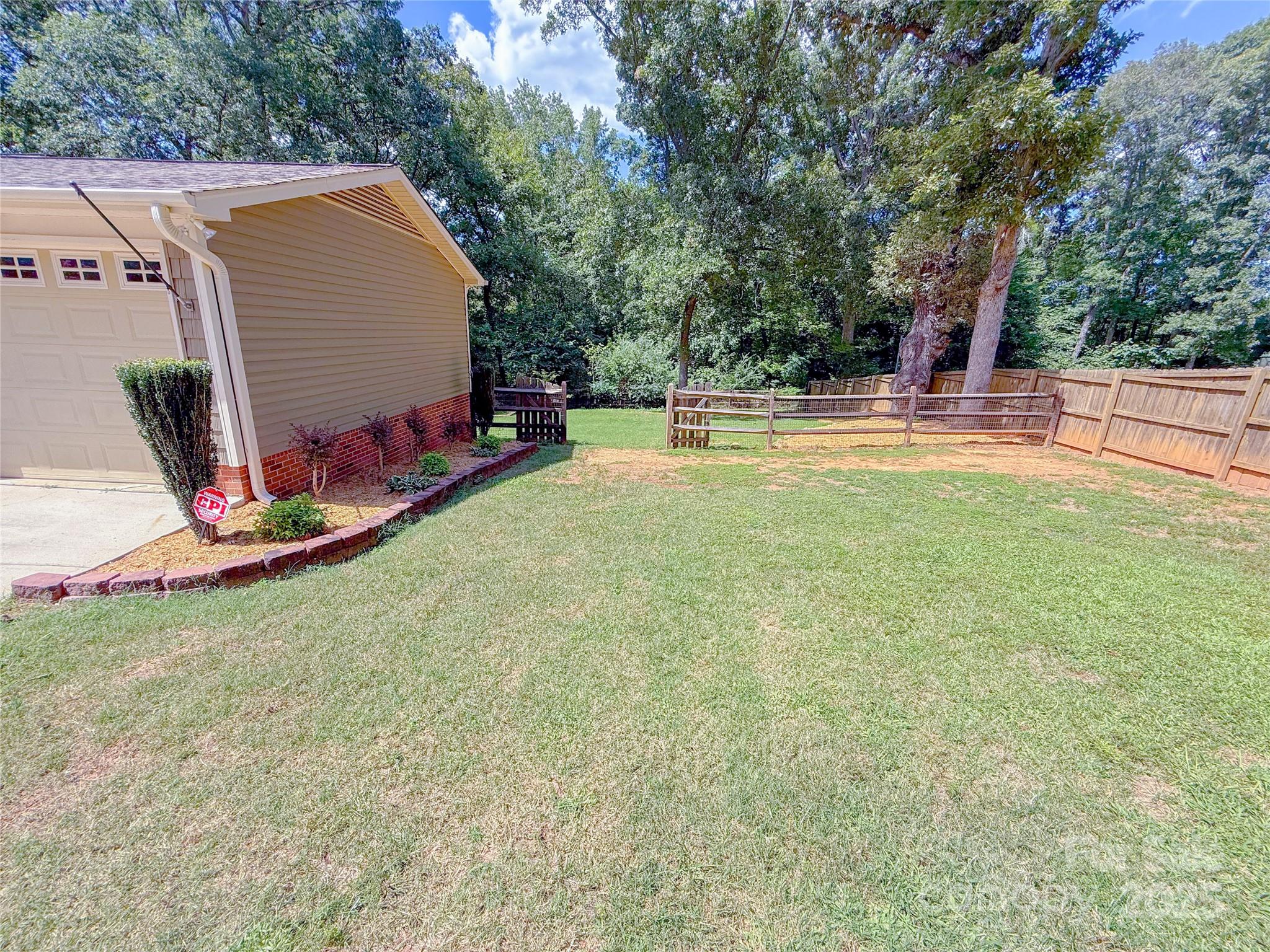 10024 Sedgefield Circle