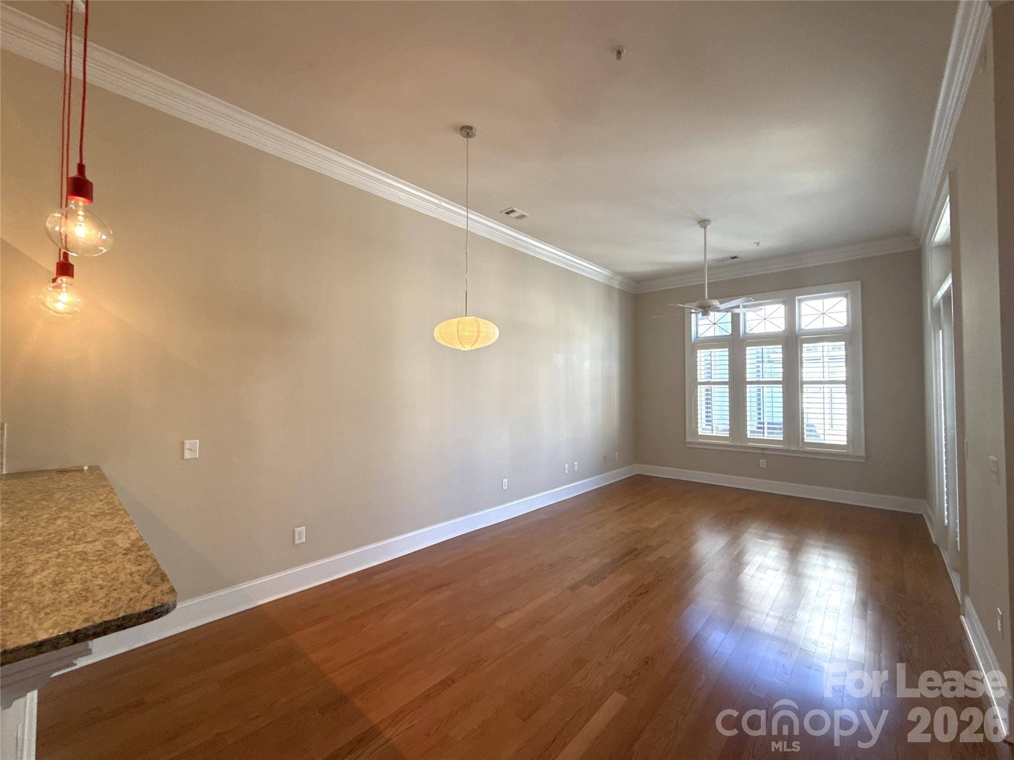 2810 Selwyn Avenue 425