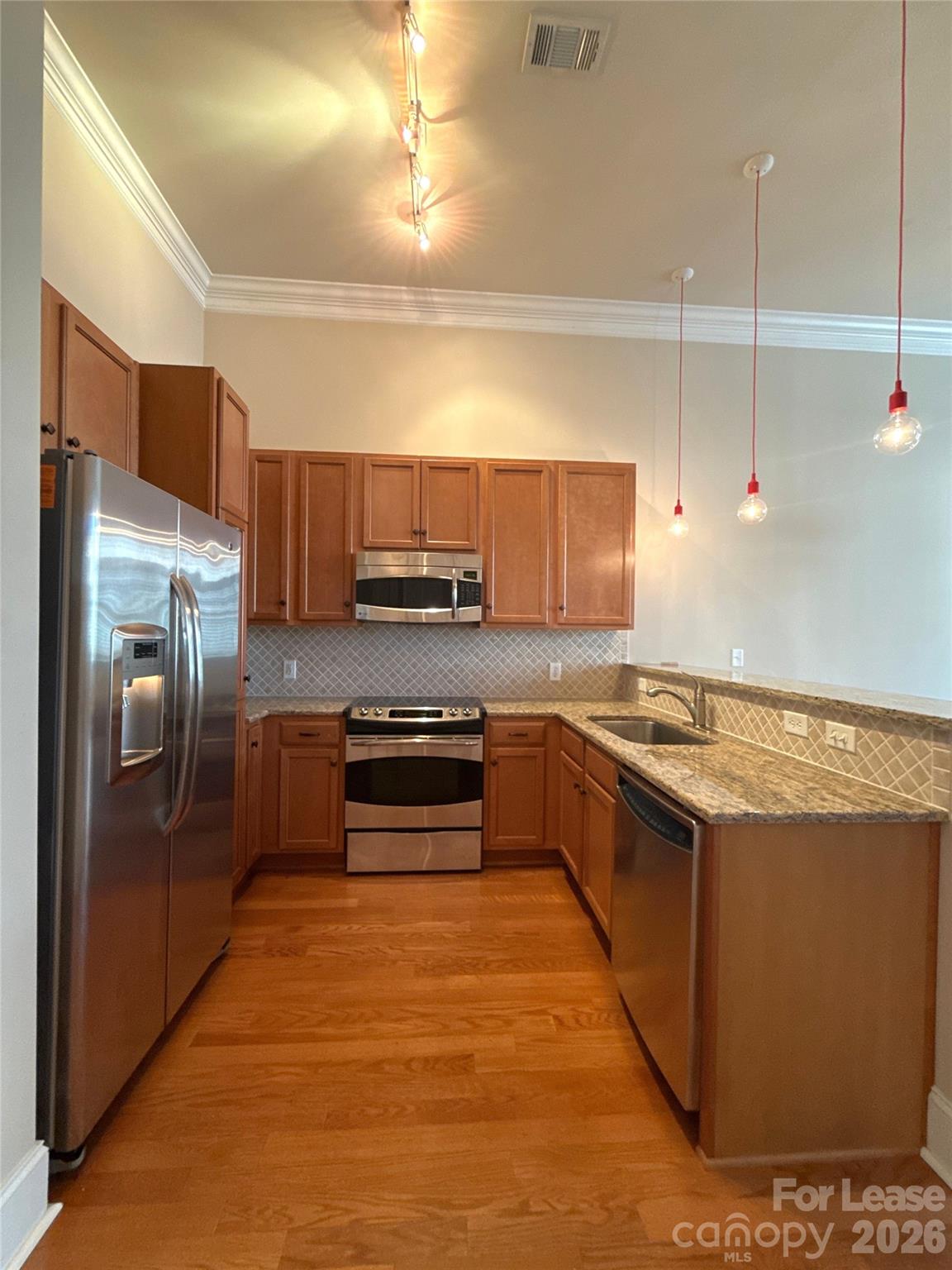 2810 Selwyn Avenue 425