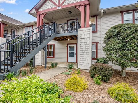 2403 Deermouse Way Hendersonville NC 28792