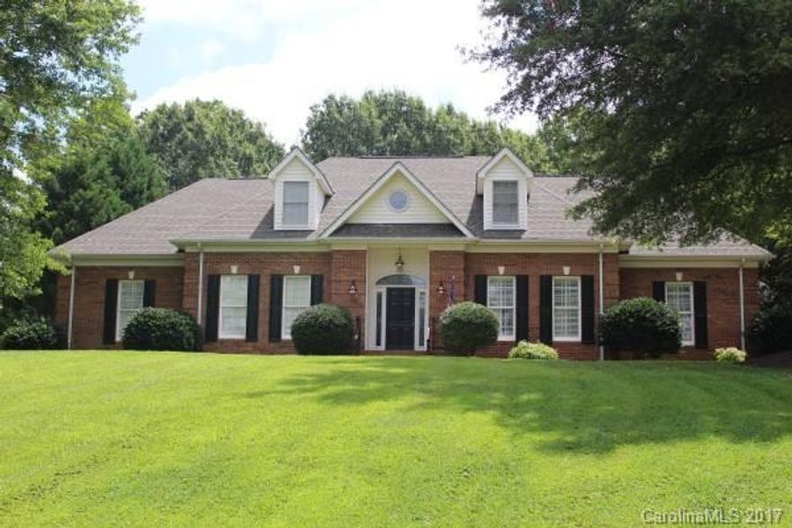 For rent is a nearly 3700 sq.ft. home in the best school district around - MARVIN SCHOOLS! A 4 bedroom, 3.5 bath all brick home. Amazing, private backyard, the home sits on 0.77 acres full of mature landscaping. This home features hardwoods throughout and in Owners Retreat. The back porch is closed in with heat and air for year-round enjoyment. Providence Downs offers many amenities including an exercise room, basketball and tennis courts, playground and pool. This is a must see!