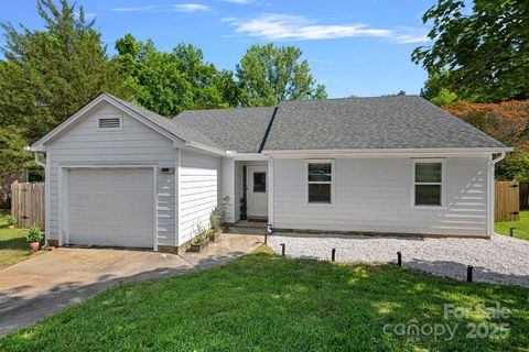 8122 Sherington Way Charlotte NC 28227