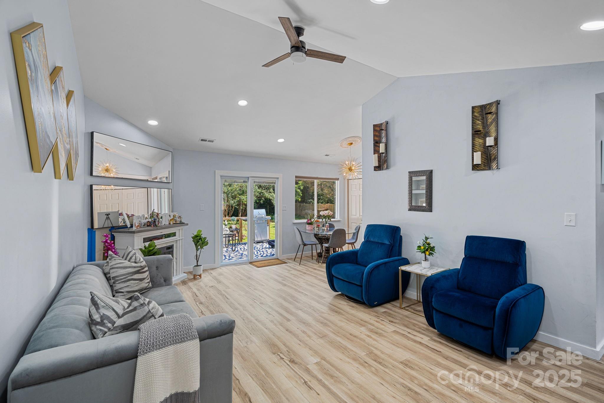 8122 Sherington Way