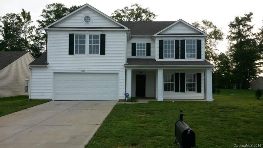 HUGE HOME for a SMALL PRICE!!!Built in 2005, this updated 3784 heated sf home offers 5 BR/2.5 BA, Large Loft, Laundry Room, 2 Living Areas, 2 Dining Areas and a Large Kitchen w/lots of cabinets. New paint, fixtures, etc