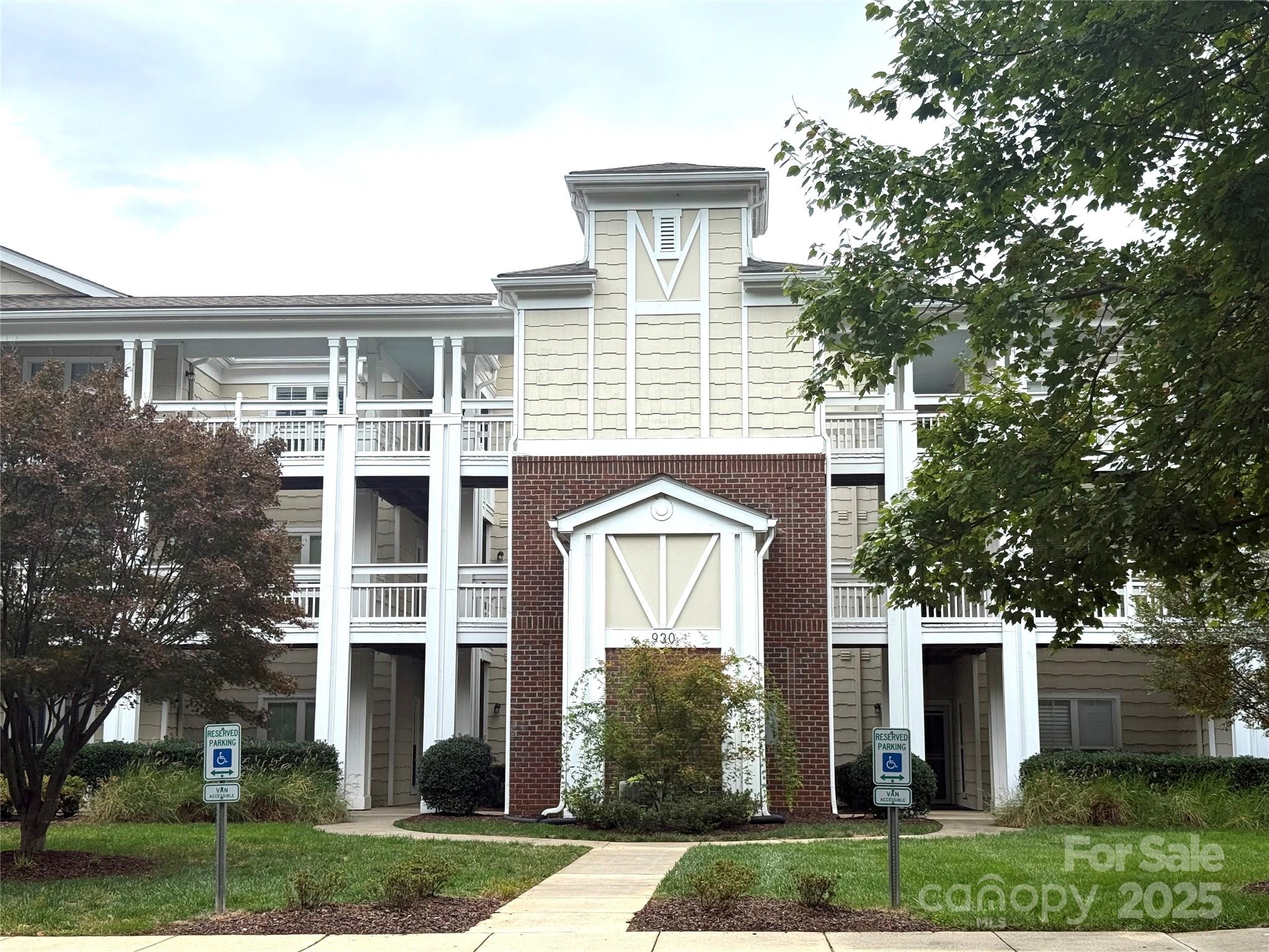 Spinnaker Point - Residential