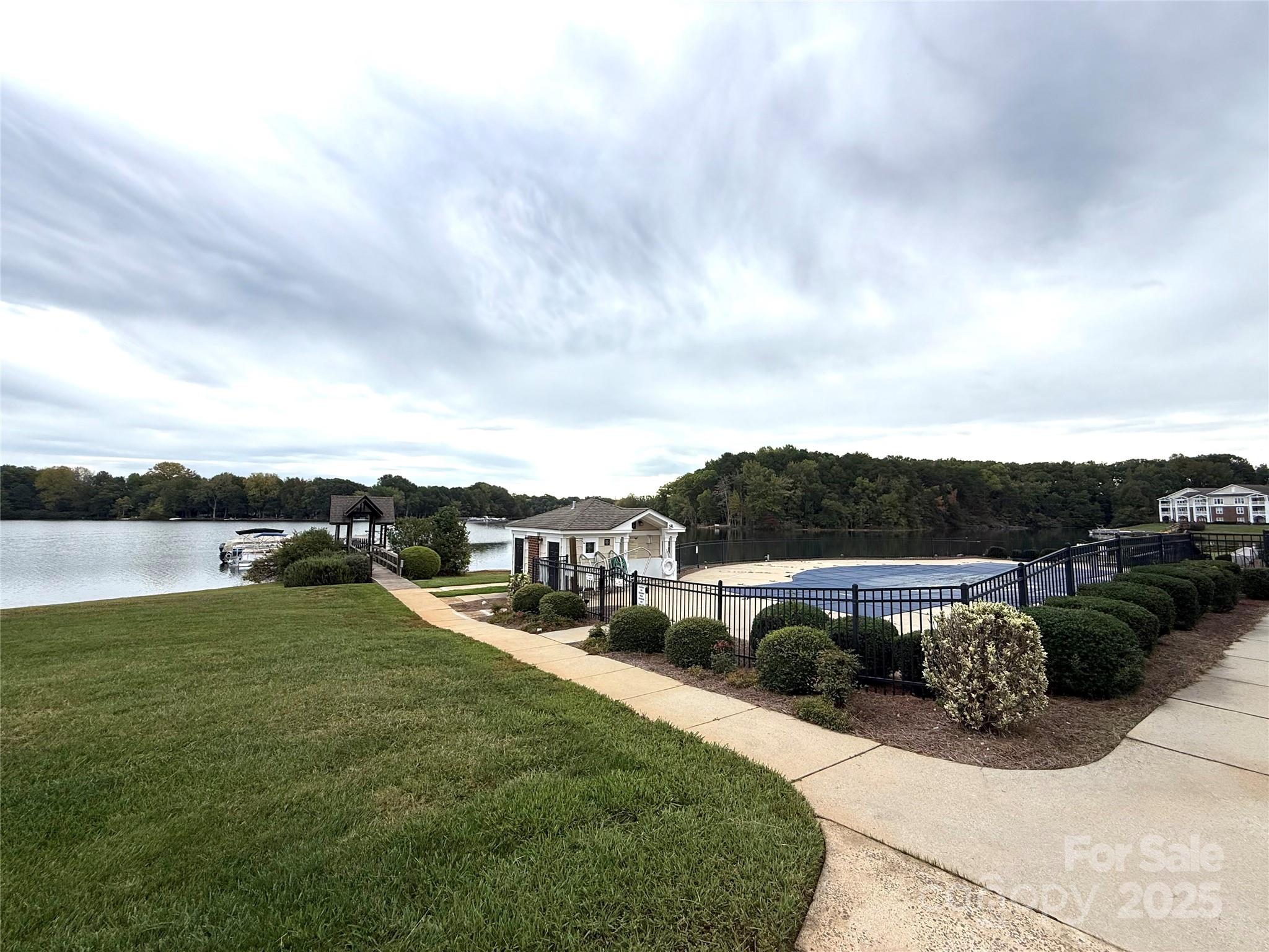 Spinnaker Point - Residential