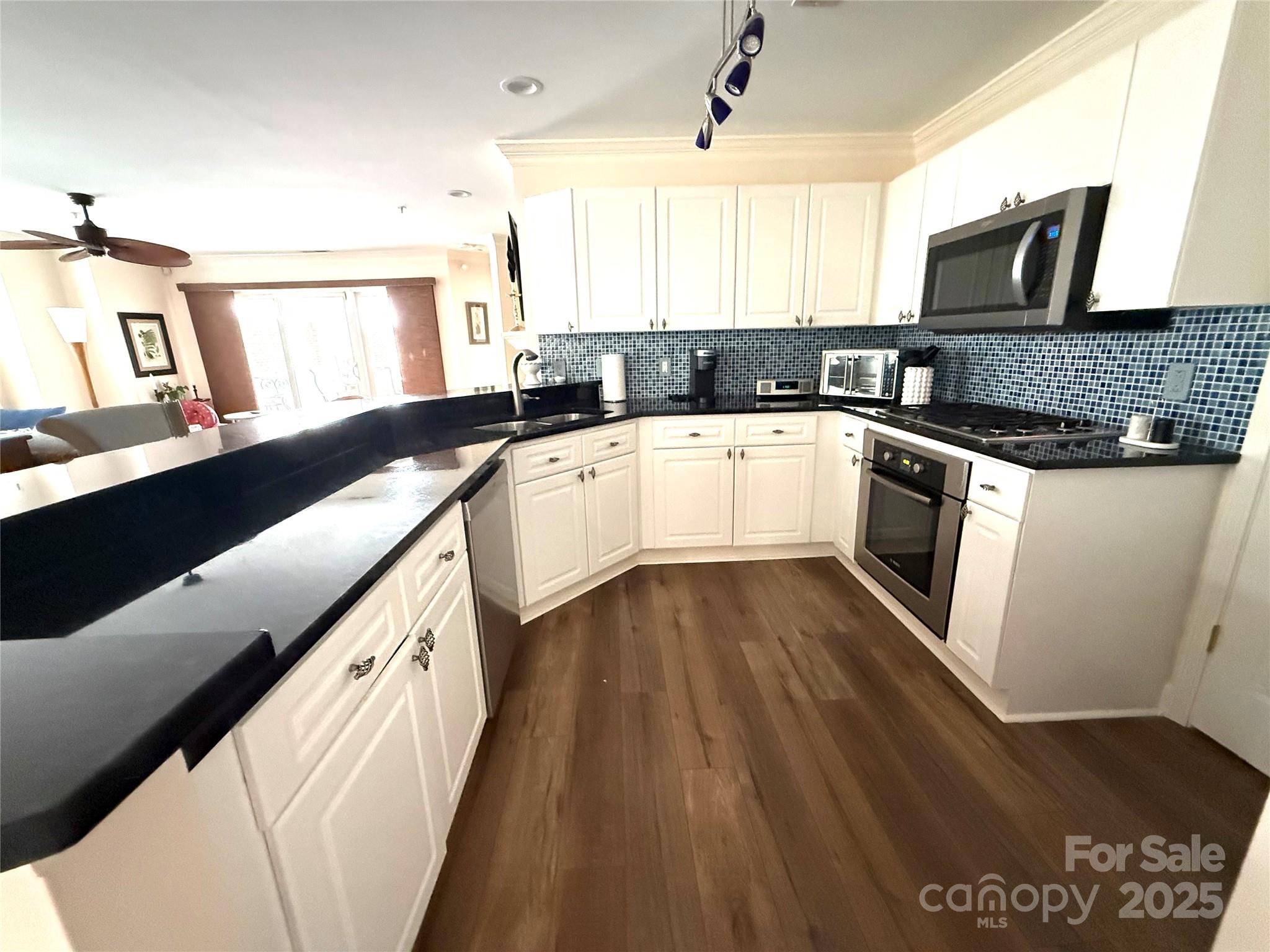 Spinnaker Point - Residential