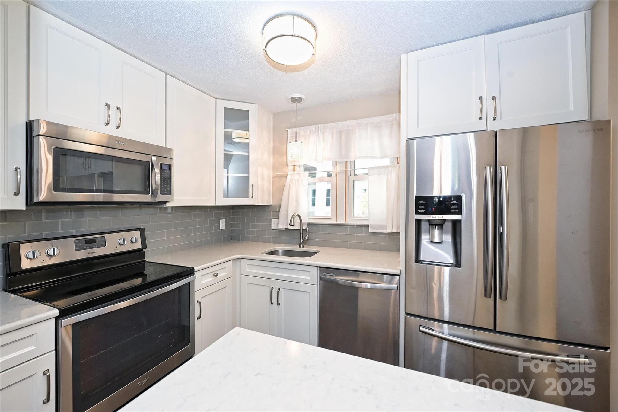 2719 Selwyn Avenue 4