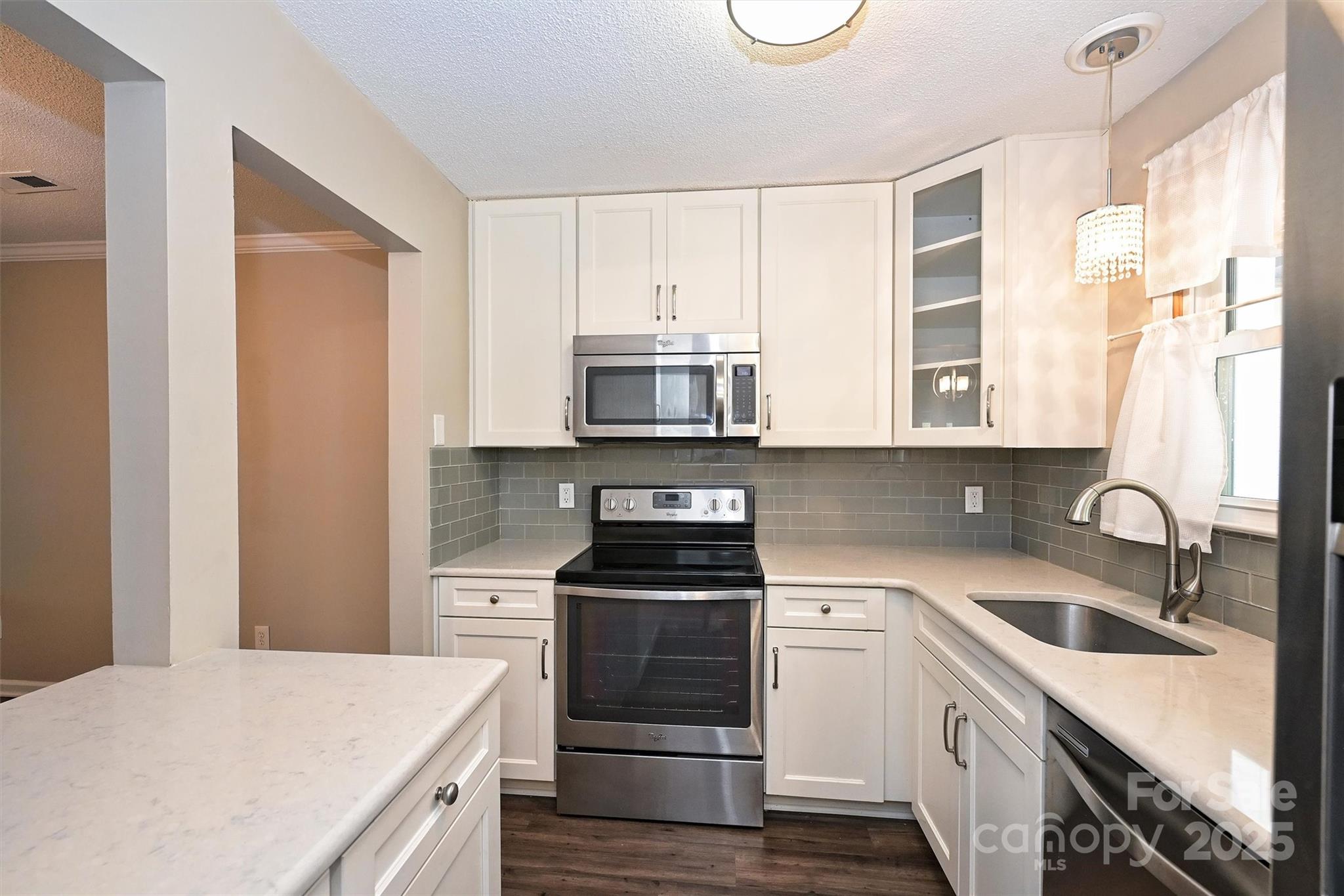 2719 Selwyn Avenue 4