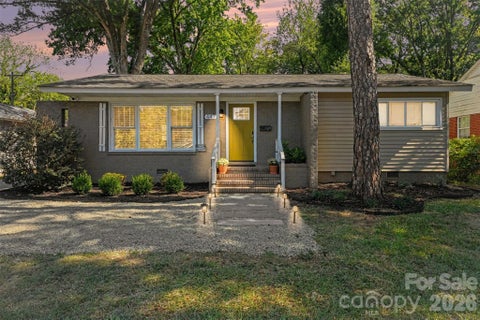Photo of 447 E Woodlawn Road, Charlotte, NC 28209 (MLS # 4427736)