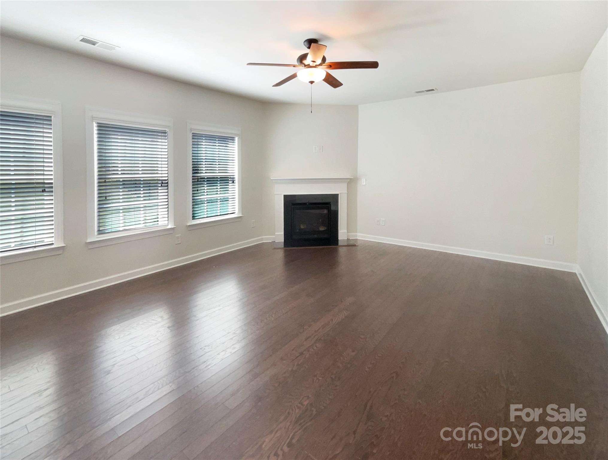16036 Arabian Mews Lane