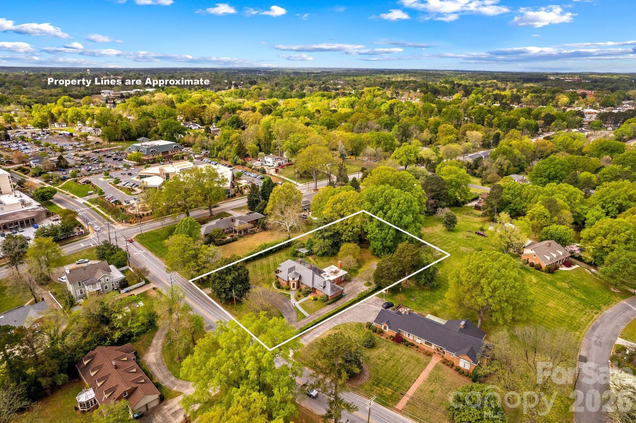 725 Mocksville Avenue