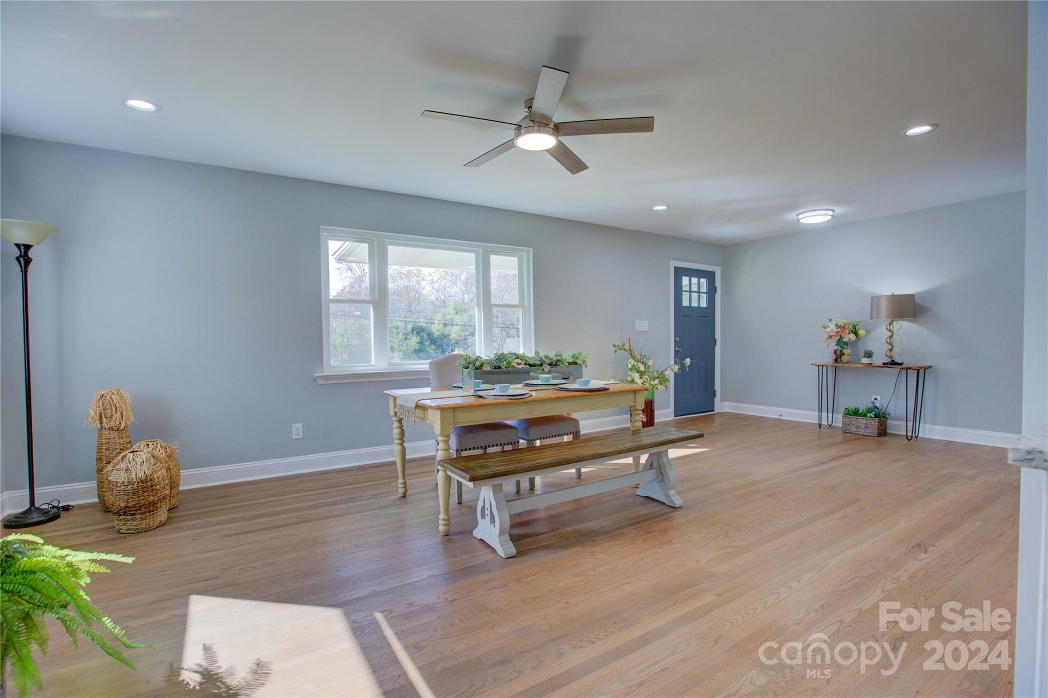 8607 Larchmont Circle