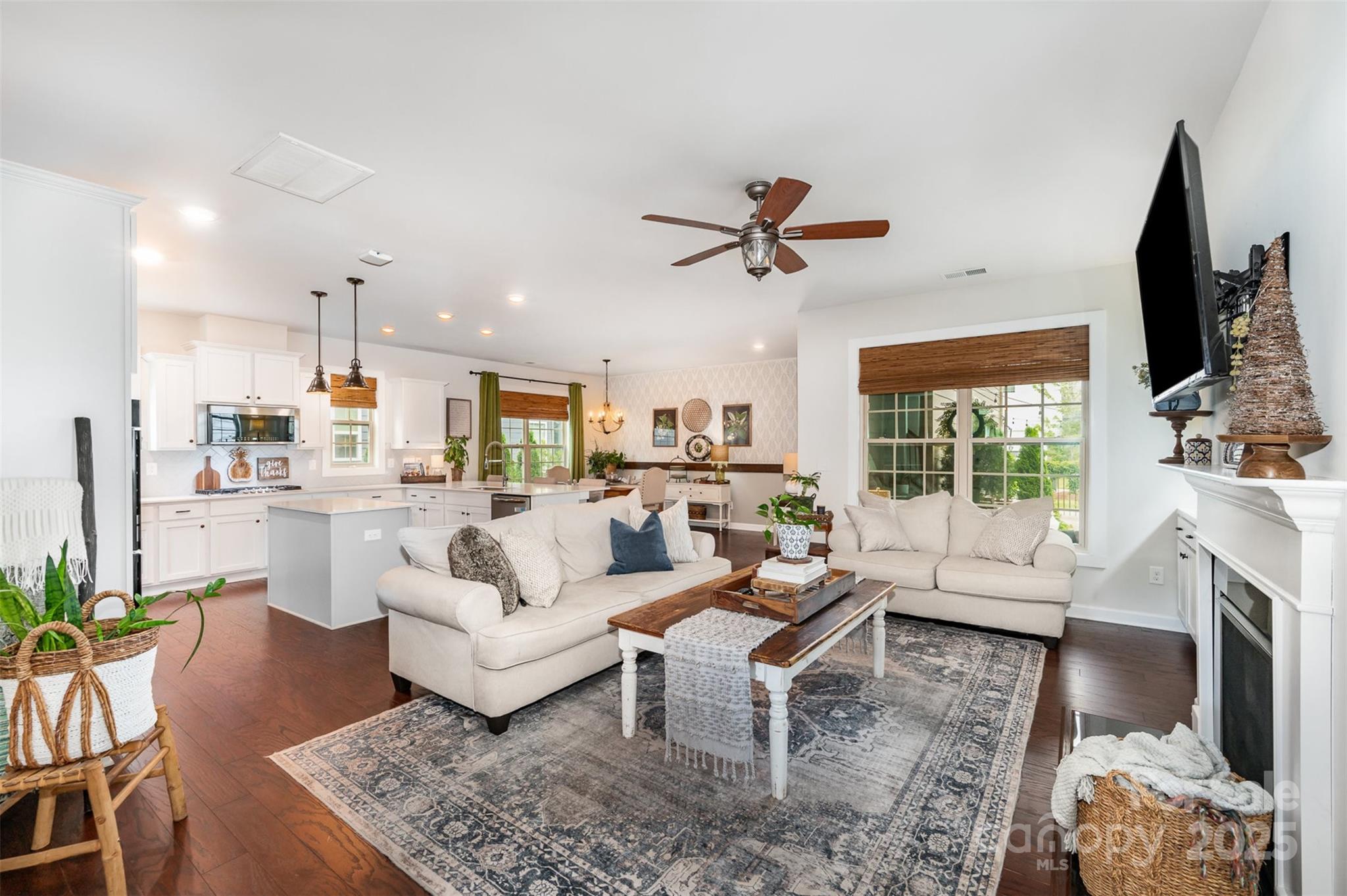 915 Claires Creek Lane
