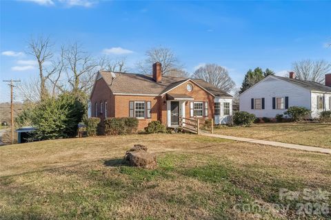 Photo of 1474 12th Street Drive NW, Hickory, NC 28601 (MLS # 4336967)