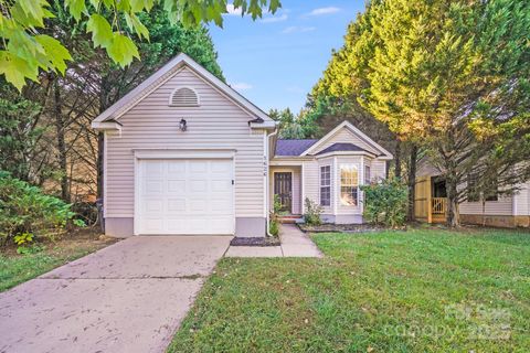 1626 Oakdale Green Drive Charlotte NC 28216