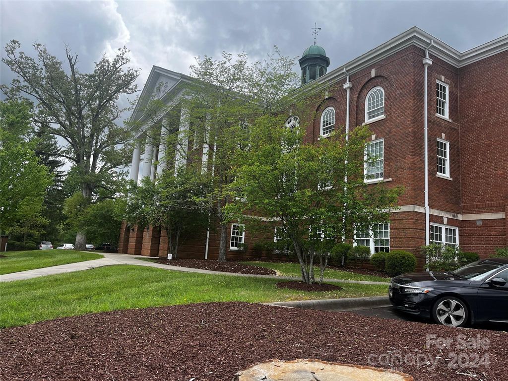 4 Vanderbilt Park Drive 350, Asheville, NC 28803, MLS 4145440 Howard