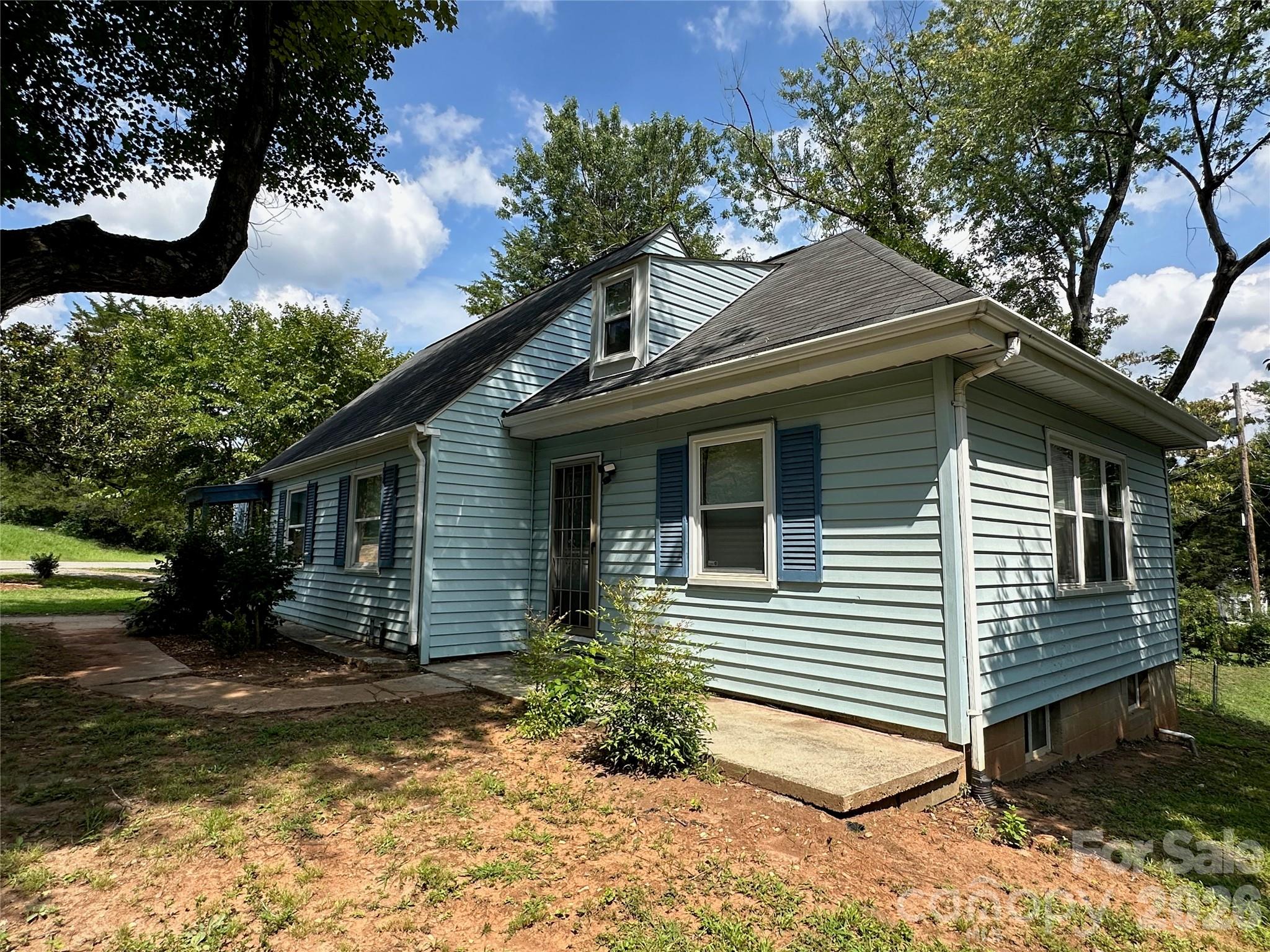 1012 Louise Road