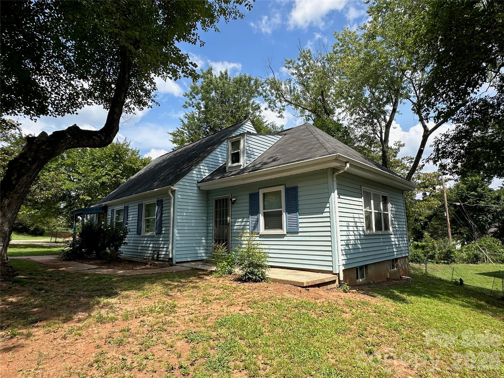 1012 Louise Road