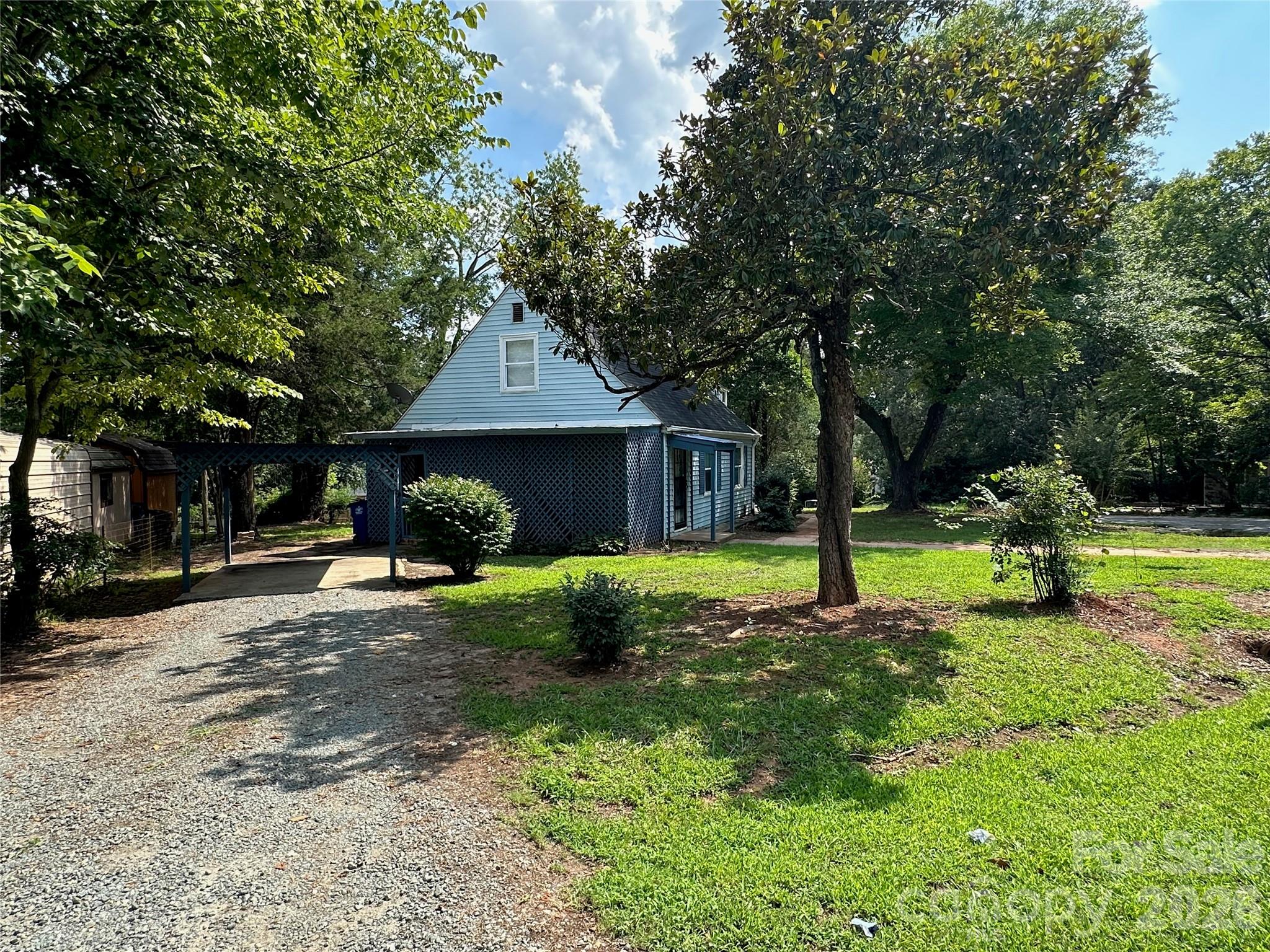 1012 Louise Road