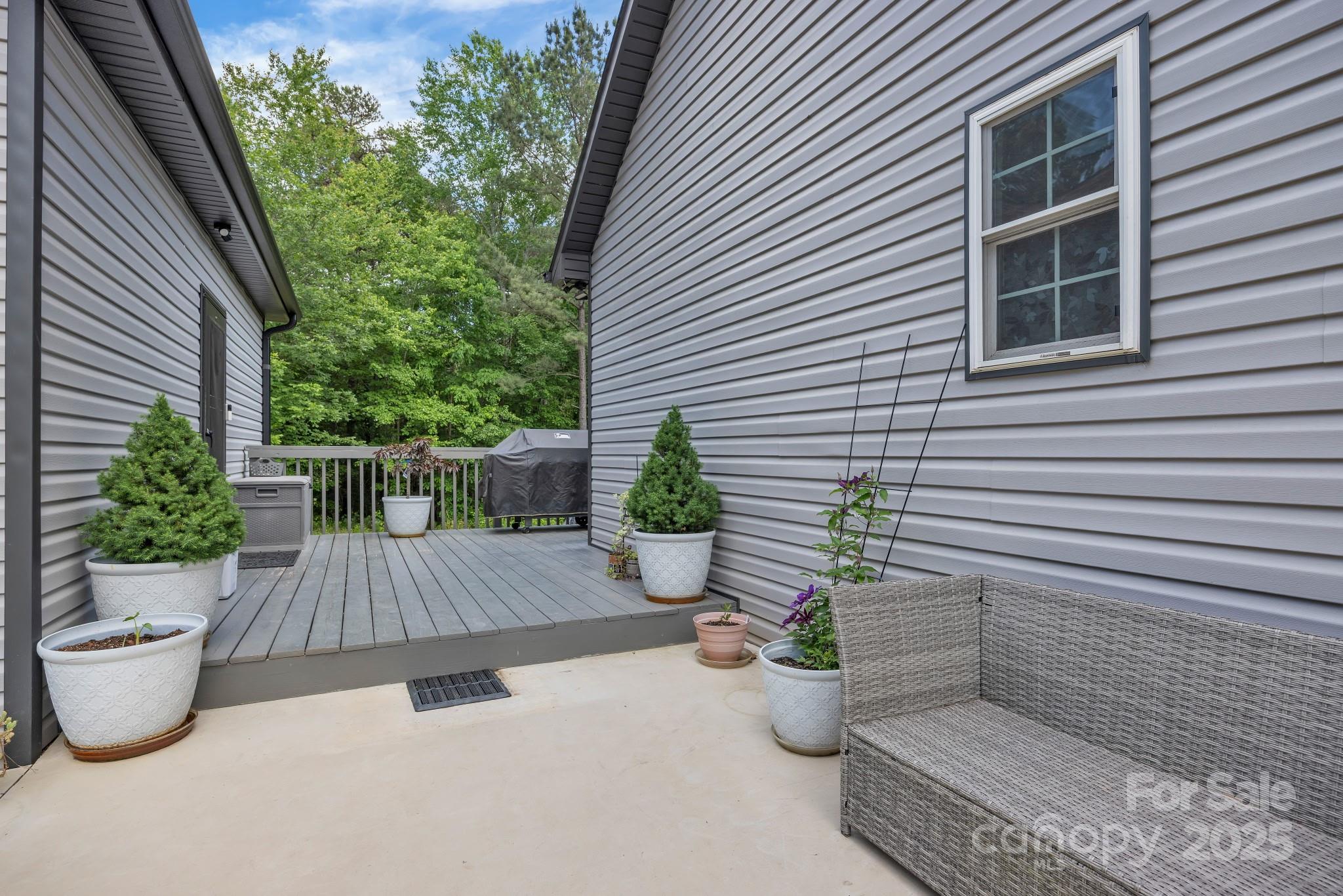 5262 McKenzie Trail