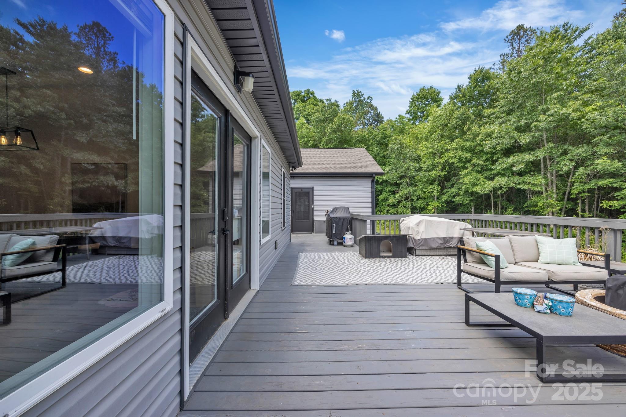 5262 McKenzie Trail