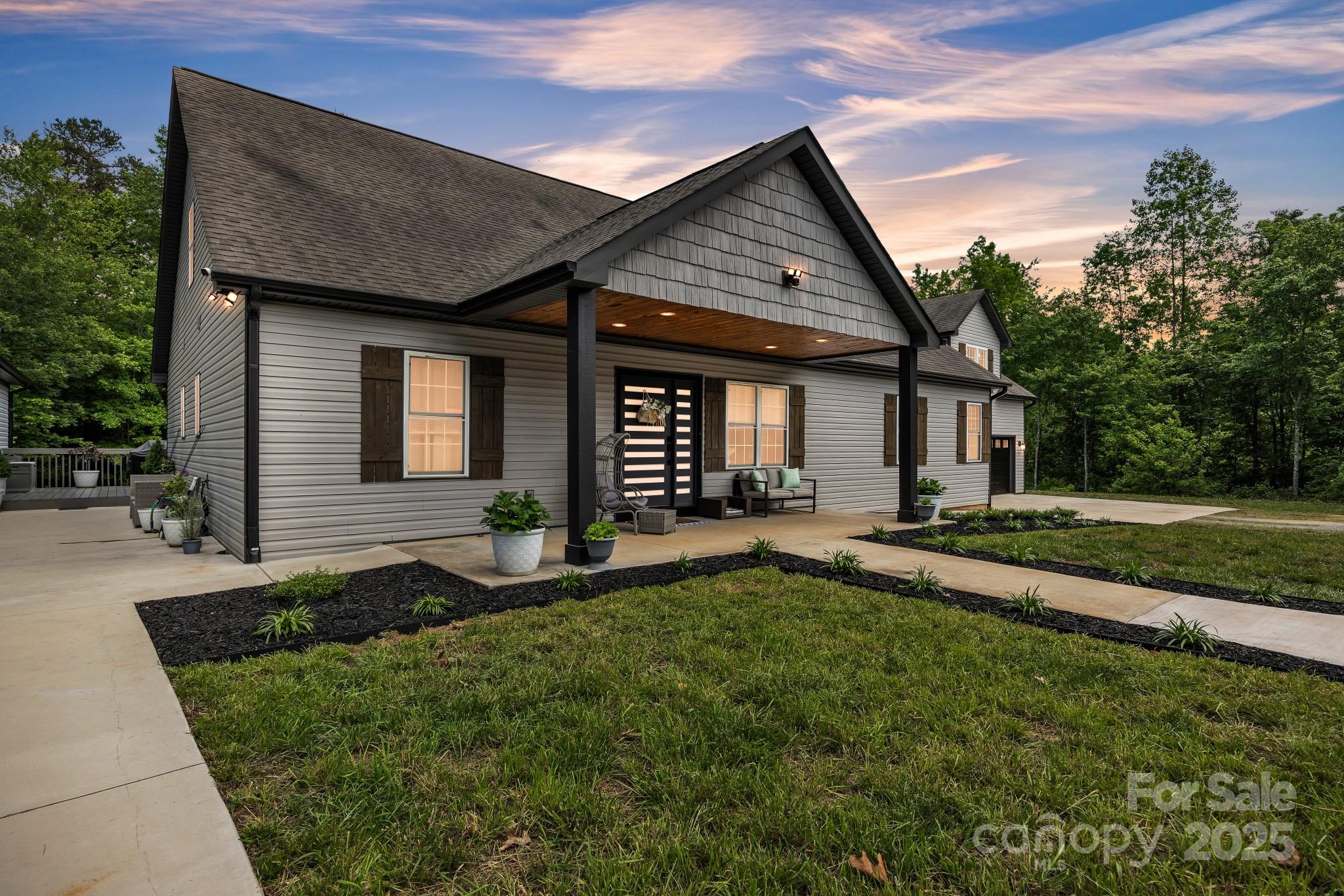 5262 McKenzie Trail