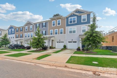 1134 Keydet Drive Charlotte NC 28216