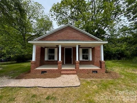 Photo of 119 Washington Street, York, SC 29745 (MLS # 4384429)