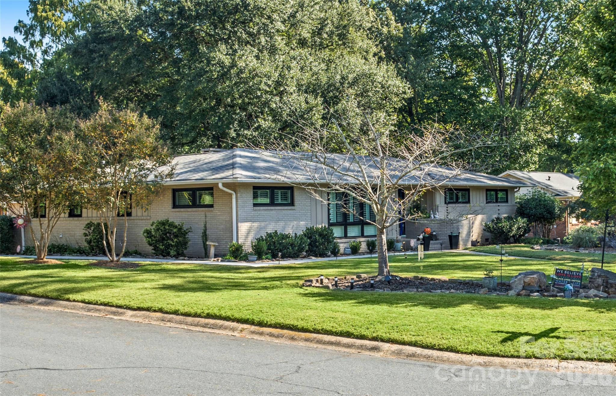 6101 Rose Valley Drive