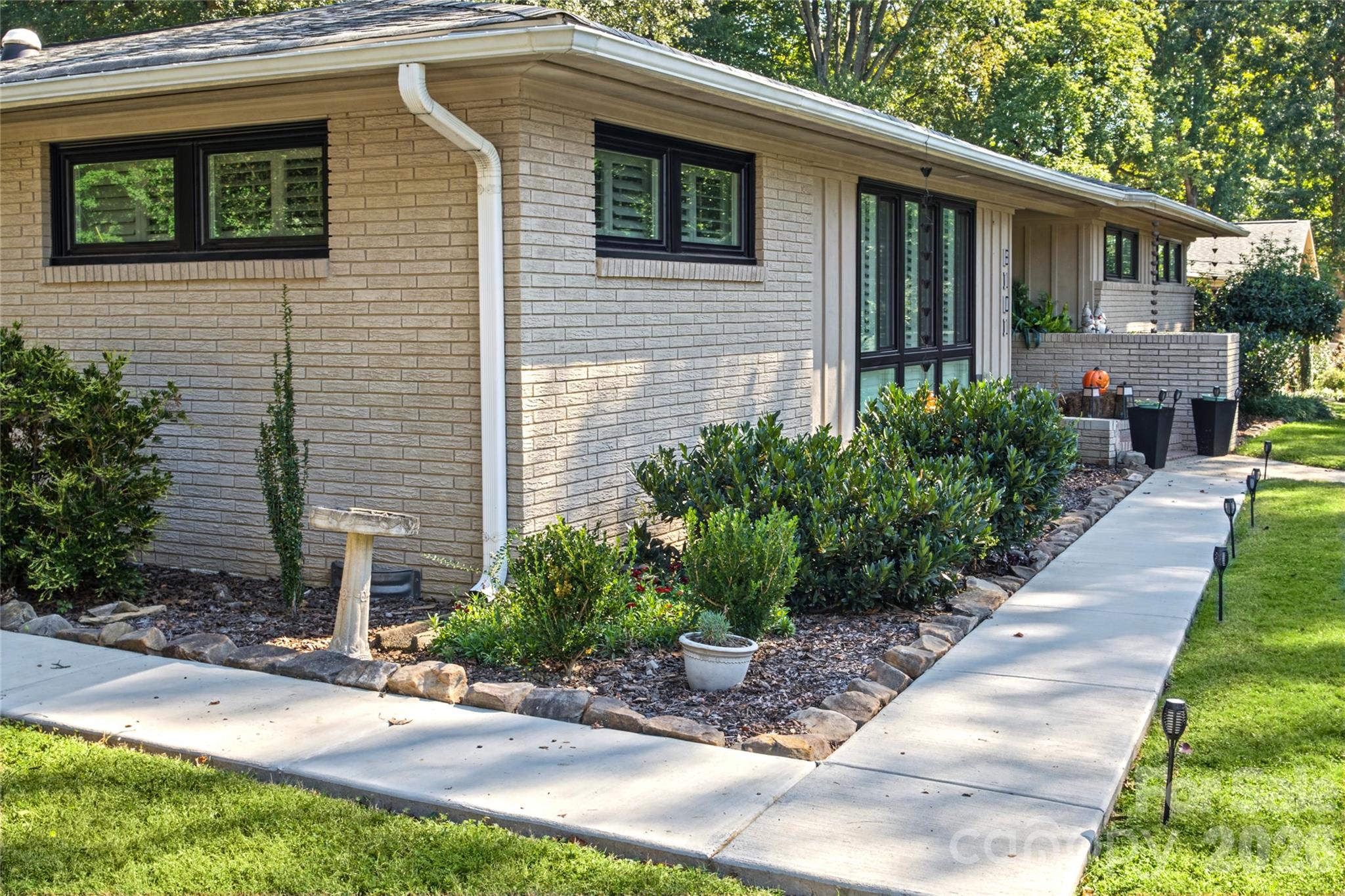 6101 Rose Valley Drive