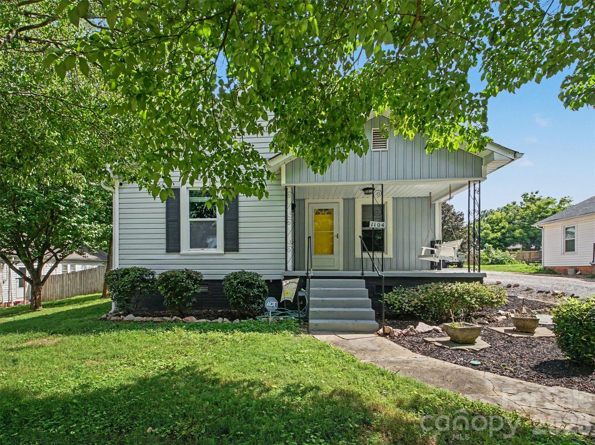 1104 Venus Street
