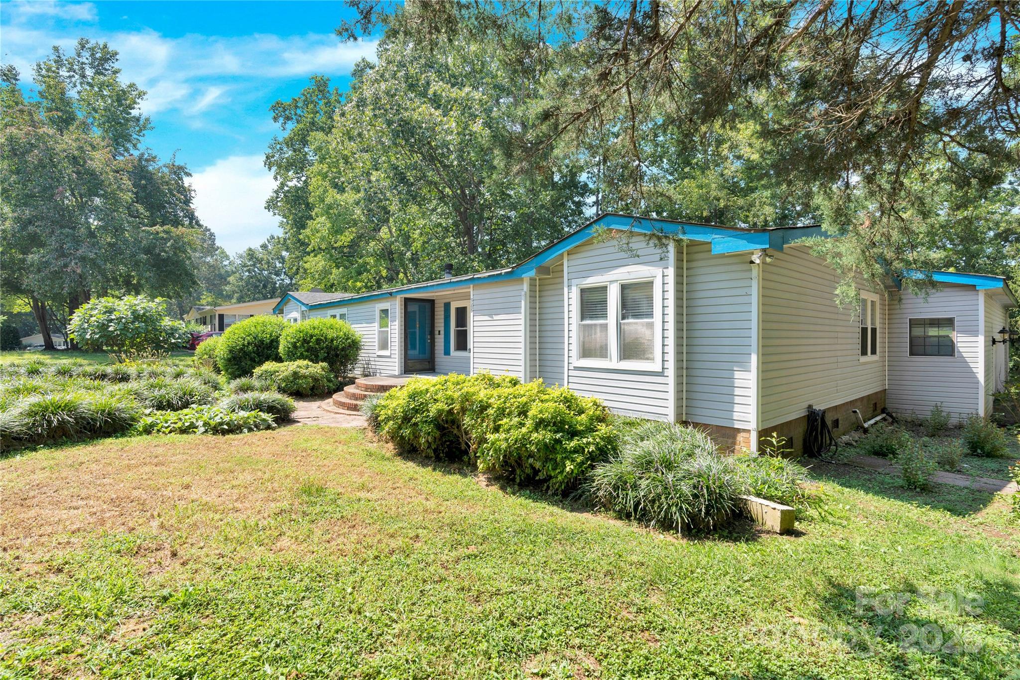 985 Sentinal Oaks Drive