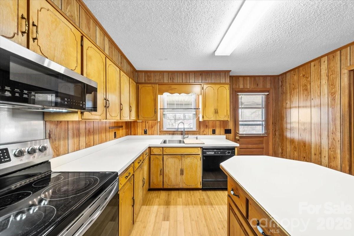 Holly Hills - Residential