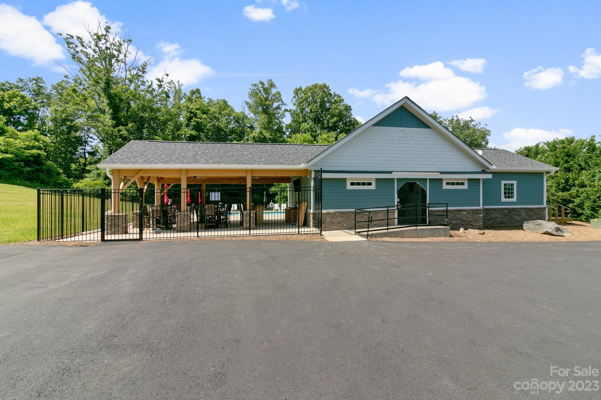 Waightstill Mountain - Residential