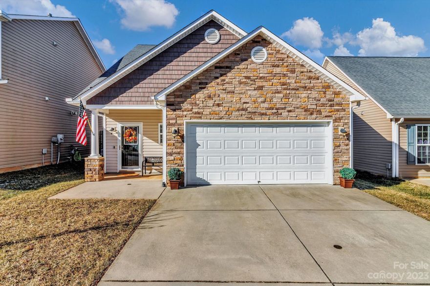 Welcome to your dream home! This enchanting 3-bed, 2.5-bath gem spans 1689 sq ft, offering both elegance and practicality. Situated just 10 minutes from the airport and 5 minutes from a bustling Biltmore Park shopping center, convenience is paramount. The main floor boasts a spacious kitchen with new appliances and a generous pantry, an inviting living room featuring a cozy gas fireplace, and a luxurious primary bedroom with an attached master bathroom.

Enjoy the tranquility of your fenced backyard, perfect for private gatherings and relaxation. Immerse yourself in the community atmosphere with access to the clubhouse pool, creating a resort-like experience at your doorstep. This residence seamlessly combines comfort, style, and convenience, making it the perfect place to call home. Don't miss the opportunity to elevate your lifestyle in this exceptional property! 
Long term rentals allowed!