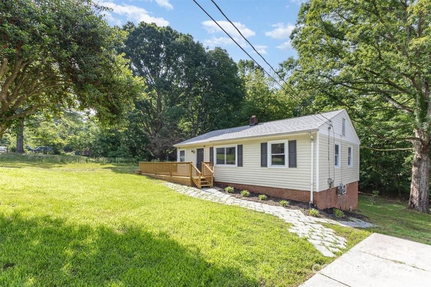Charming and move-in ready! This cozy 1-story home offers 3 bedrooms, 1 full bath, and easy single-level living. Bright, functional, and perfect for first-time buyers, downsizers, or investors. Enjoy a spacious backyard, open parking, and a quiet street just minutes from I-85, shopping, and dining.
Includes two additional adjoining parcels—0.32 acres (Parcel #137691) and 0.69 acres (Parcel #102724)—providing great expansion potential.
Seller financing available.