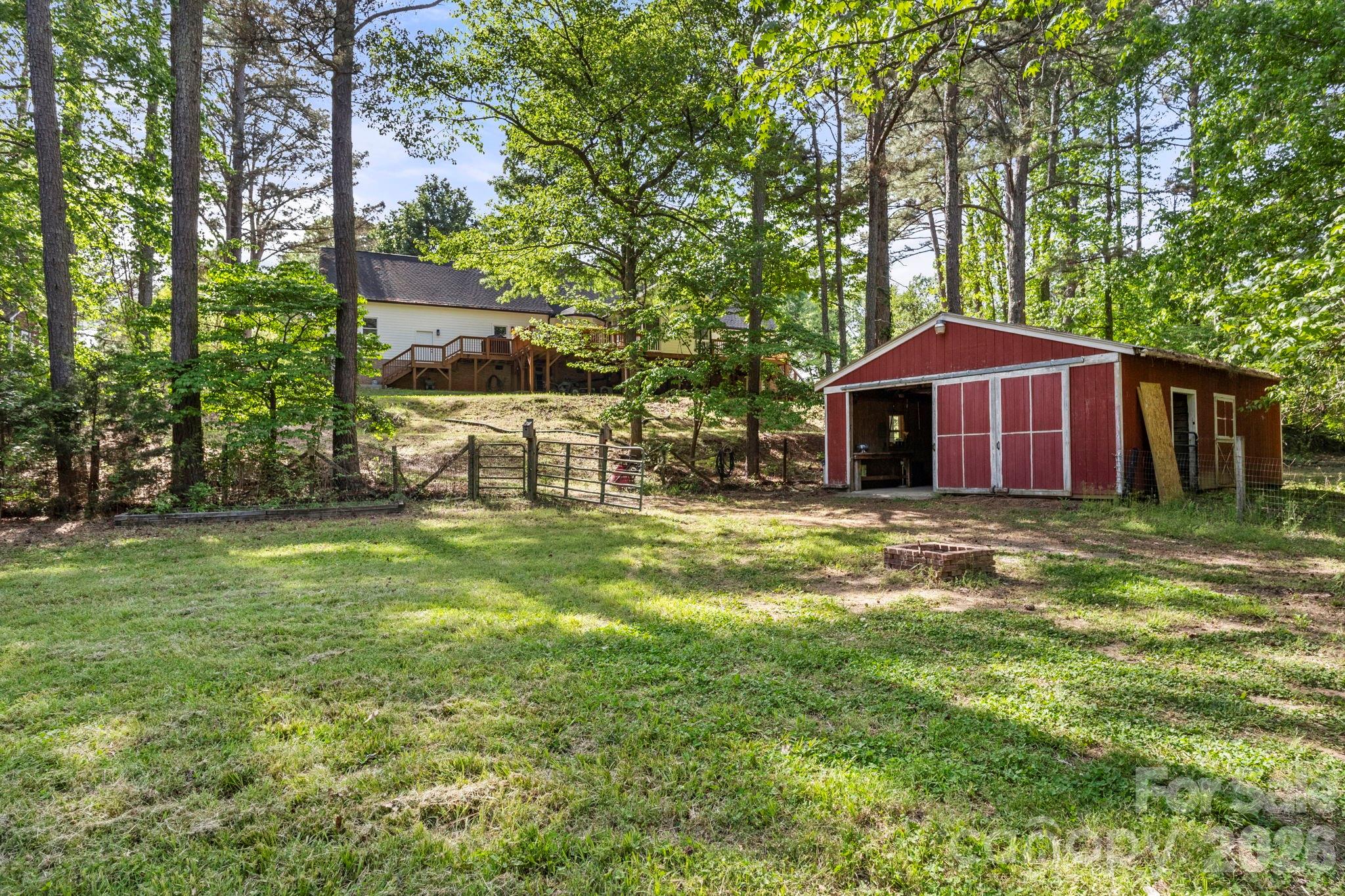 Ivy woods - Residential