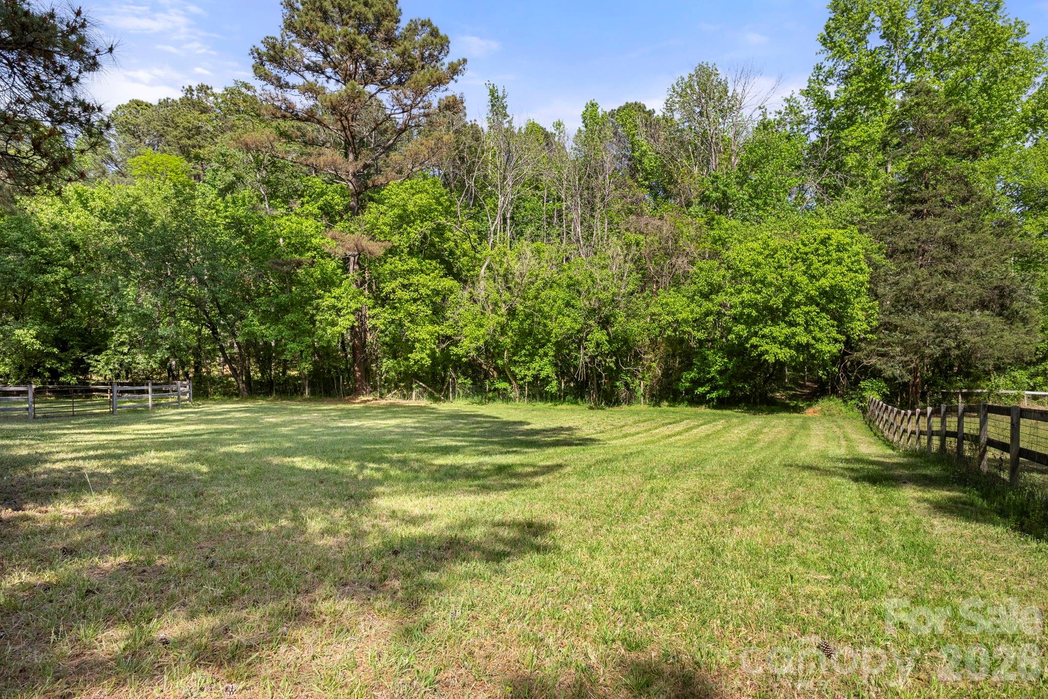 Ivy woods - Residential