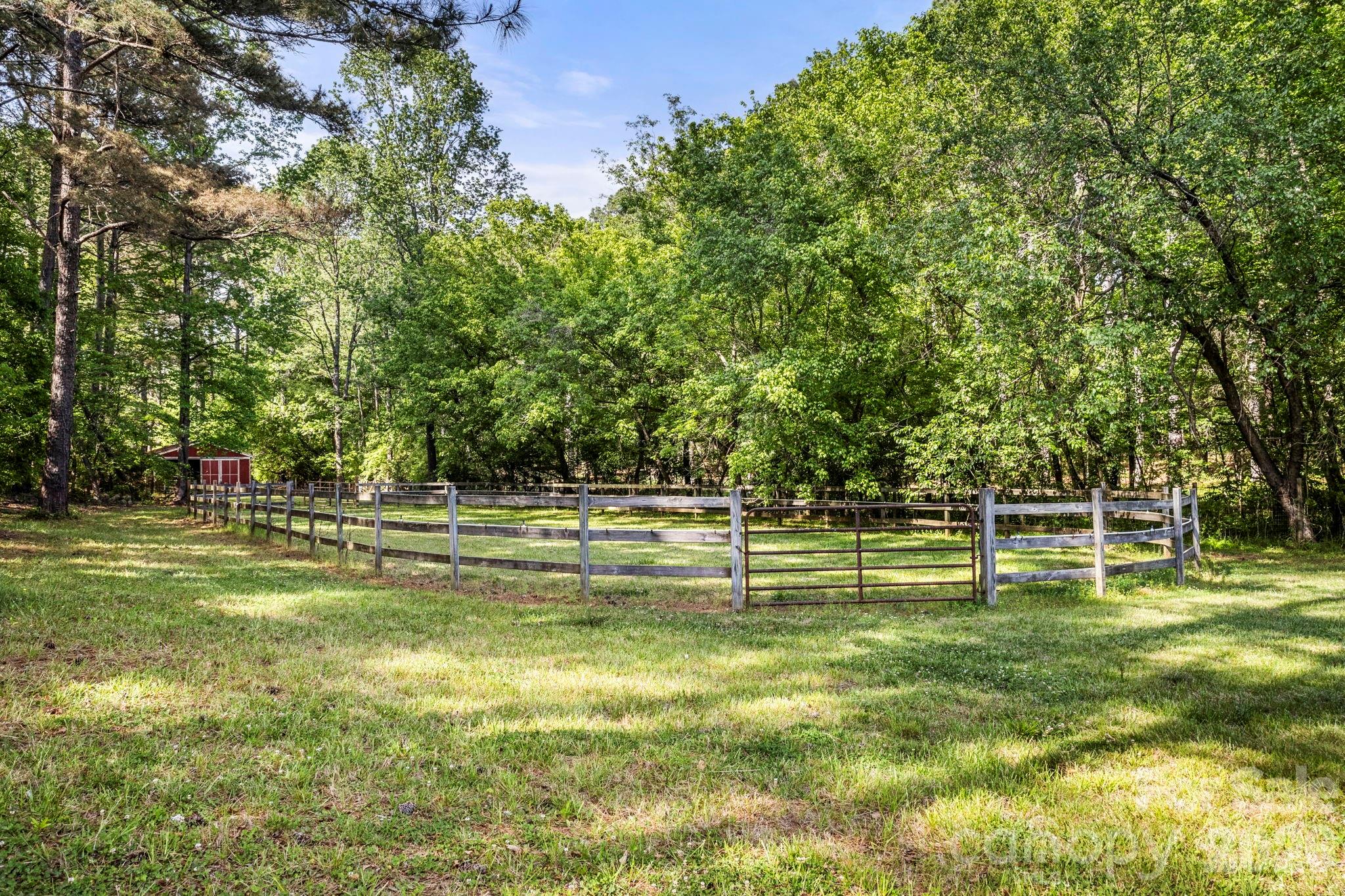 Ivy woods - Residential