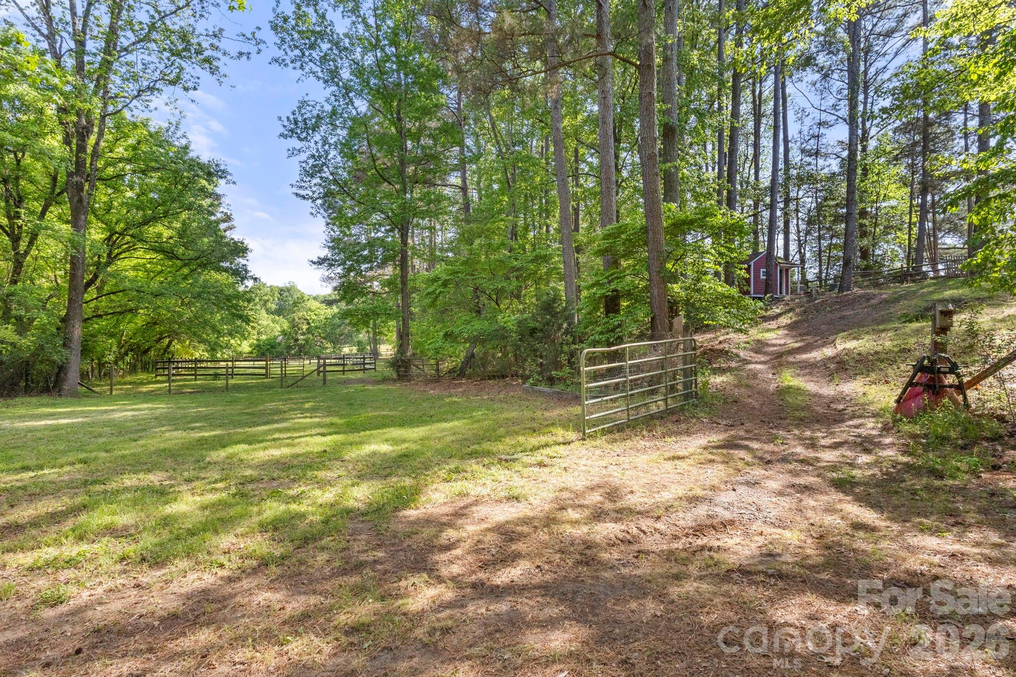 Ivy woods - Residential