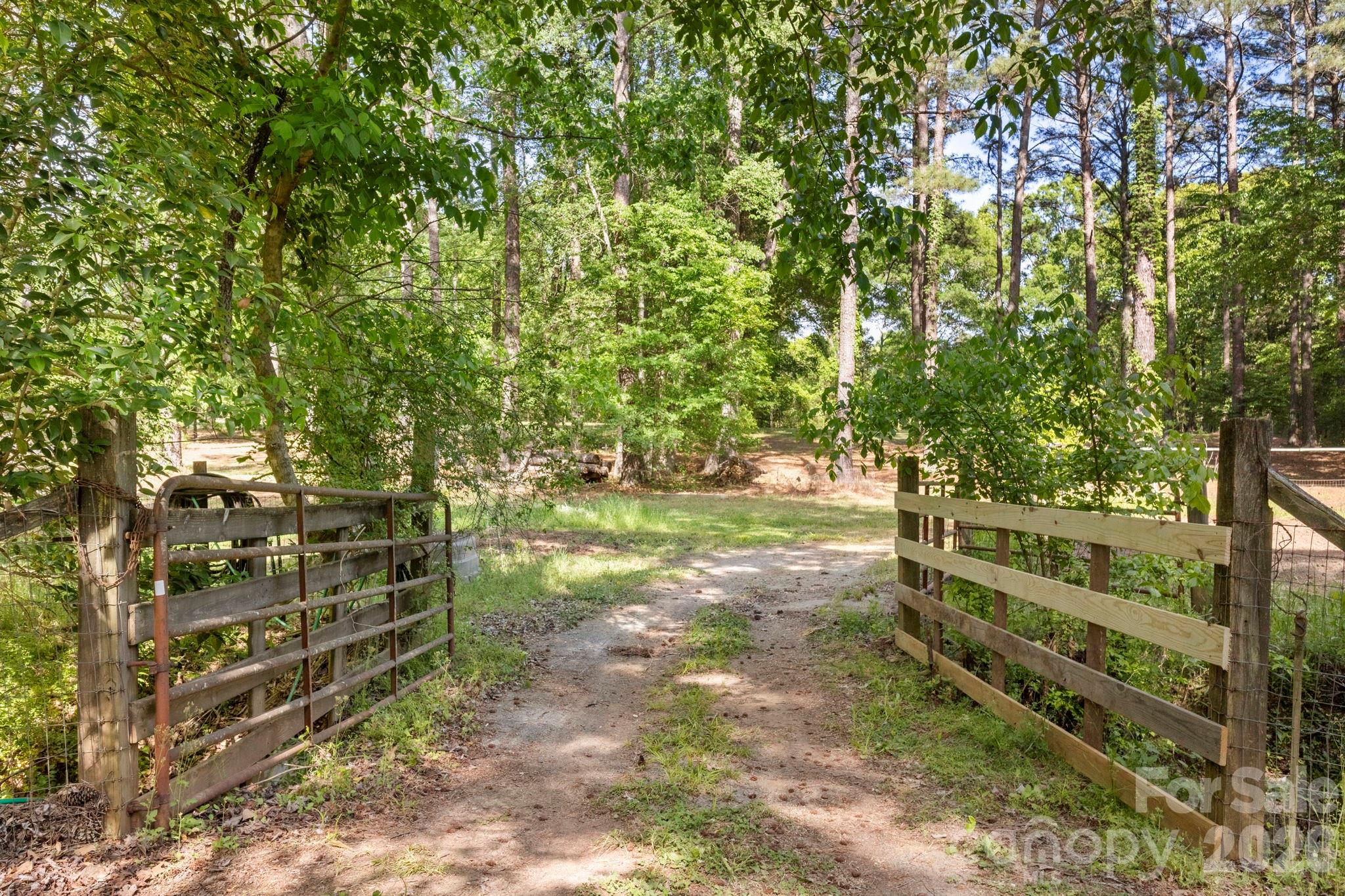 Ivy woods - Residential