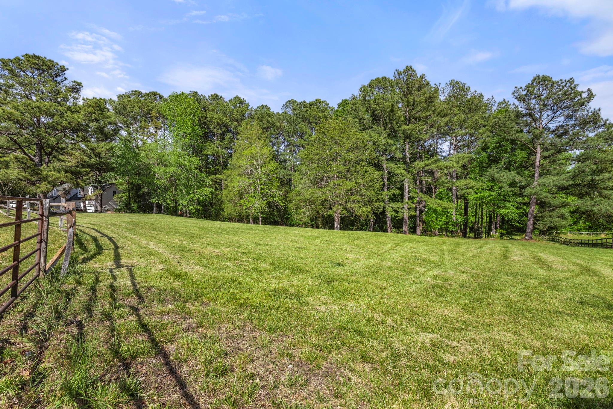 Ivy woods - Residential